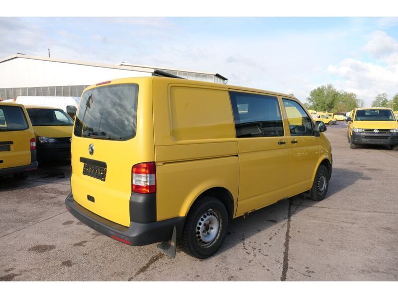 Gebraucht VW T5 84 PS (61 kW) 2013 Ginstergelb r1032 Van
