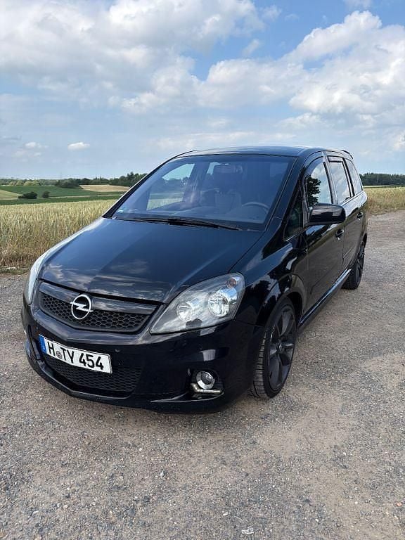Schwarz Gebraucht 2010 Opel Zafira OPC Van / Kleinbus | 8.400 € - Bild 1/4
