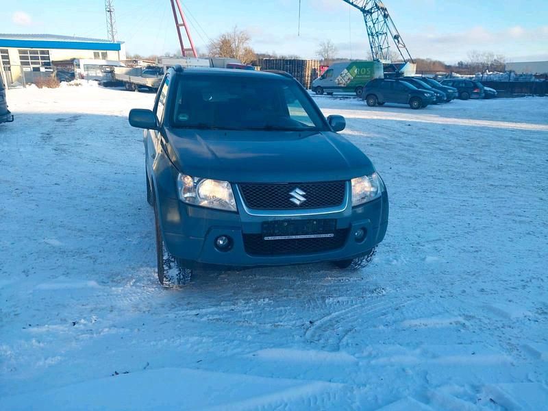 Grau Gebraucht 2007 Suzuki Grand Vitara Kleinwagen | 3.500 € - Bild 1/4