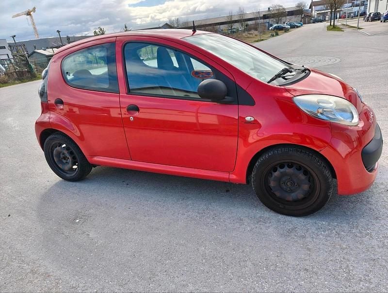 Gebraucht Citroën C1 70 PS (51 kW) 2008 Rot Kleinwagen