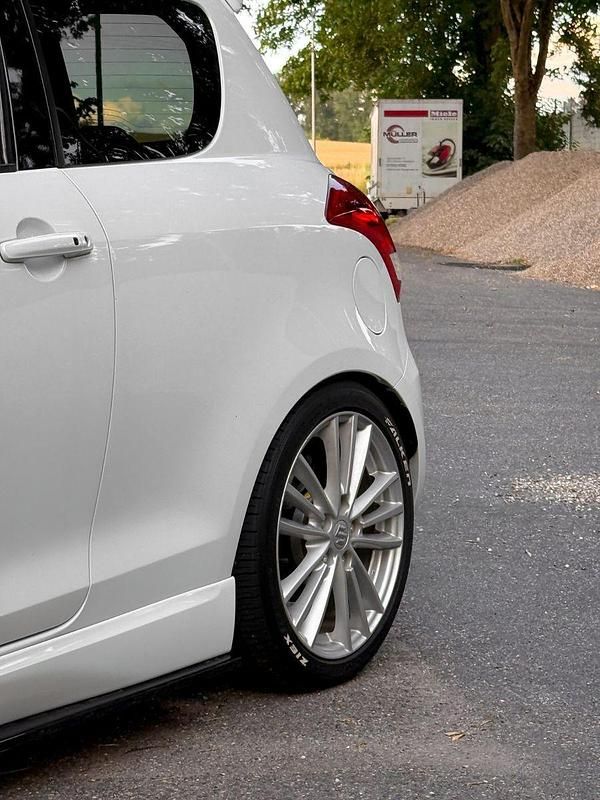 Gebraucht Suzuki Swift Sport 136 PS (100 kW) 2014 Weiß Kleinwagen