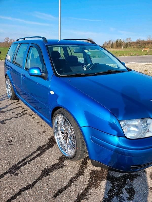 Blau Gebraucht 2000 VW Bora Limousine | 2.000 € (Etwas zu teuer) - Bild 1/4