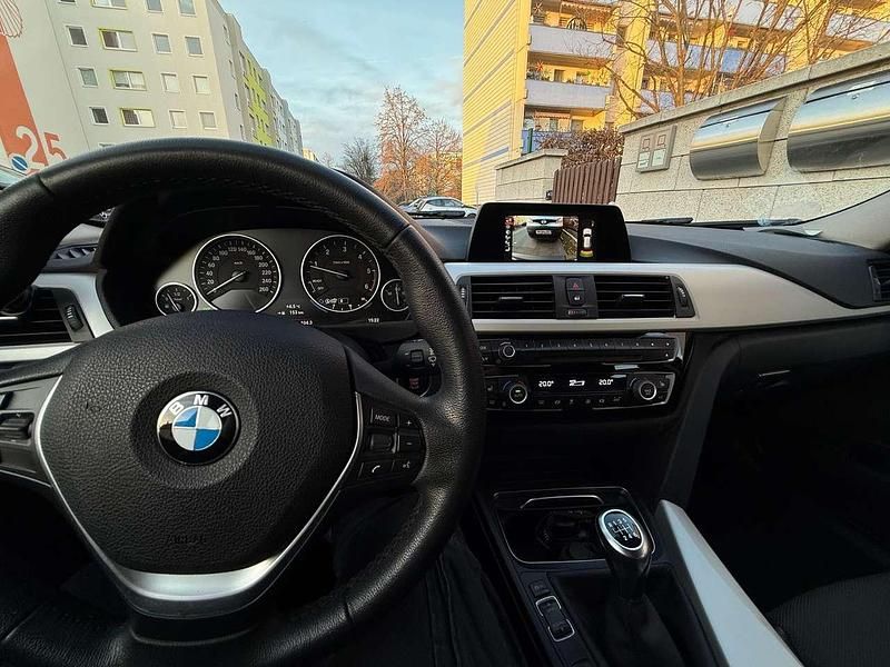 Gebraucht BMW 318 Advantage 150 PS (110 kW) 2016 Braun Kombi