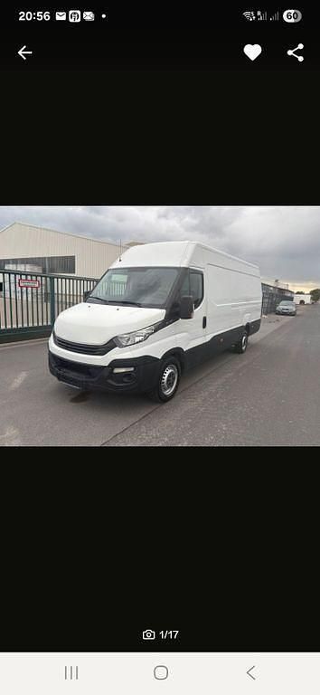 Weiß Gebraucht 2017 Iveco Daily Limousine | 14.300 € - Bild 1/4
