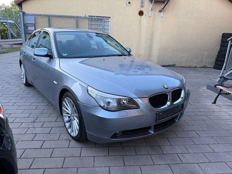 Gebraucht BMW 523 177 PS (130 kW) 2005 Silber Limousine