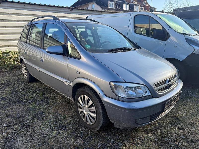 Grau Gebraucht 2004 Opel Zafira Van / Kleinbus | 1.500 € (Fairer Preis) - Bild 1/4
