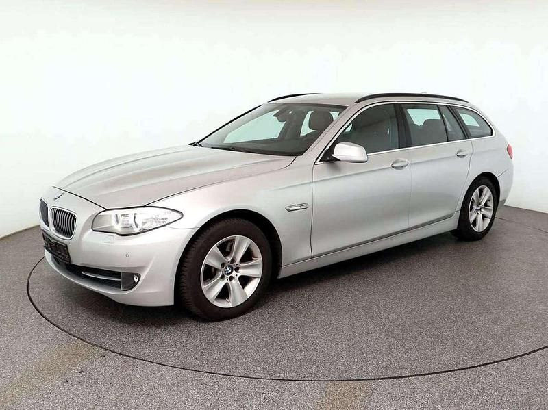 Gebraucht BMW 528 245 PS (180 kW) 2011 Titansilber Kombi