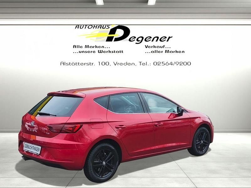 Gebraucht Seat Leon 125 PS (91 kW) 2017 Rot Limousine