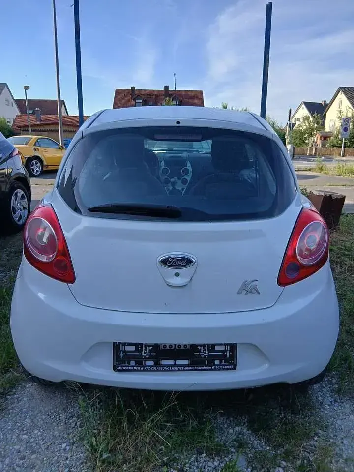 Gebraucht Ford Ka Ambiente 69 PS (50 kW) 2015 Limousine