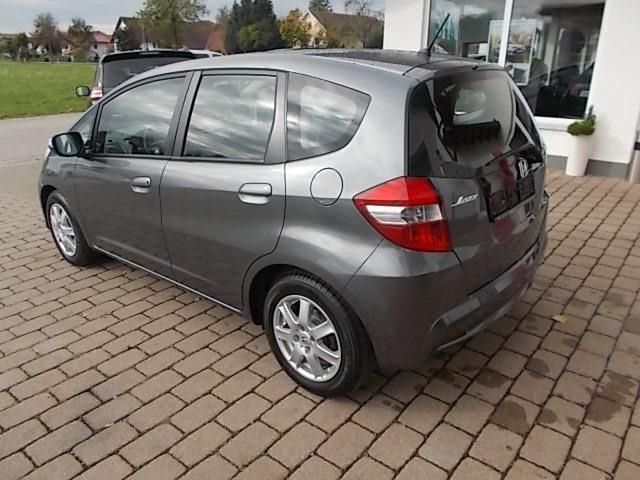 Gebraucht Honda Jazz Trend 99 PS (72 kW) 2011 Grau metallic Kleinwagen