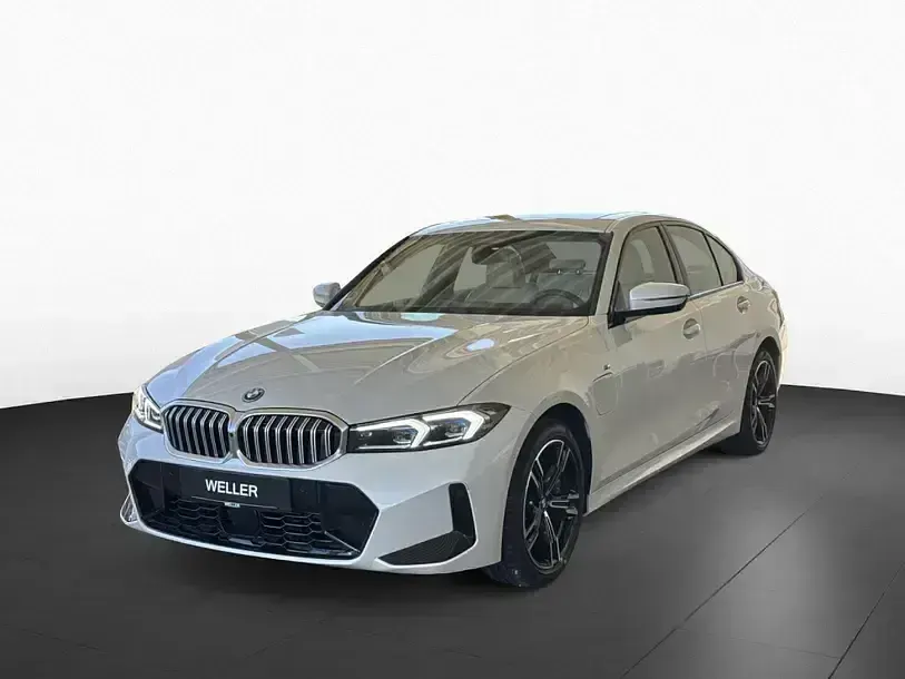 Gebraucht BMW 330e Comfort Edition 292 PS (214 kW) 2025 Mineralweiß (weiß) Limousine