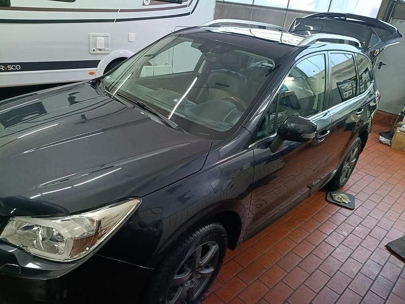 Gebraucht Subaru Forester Premium 147 PS (108 kW) 2015 Grau SUV