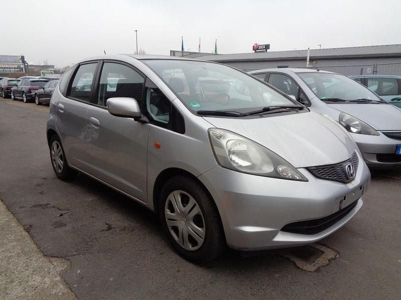 Gebraucht Honda Jazz Trend 90 PS (66 kW) 2011 Silber Kleinwagen