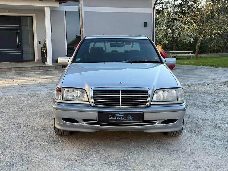 Gebraucht Mercedes C180 122 PS (89 kW) 1999 Silber Limousine