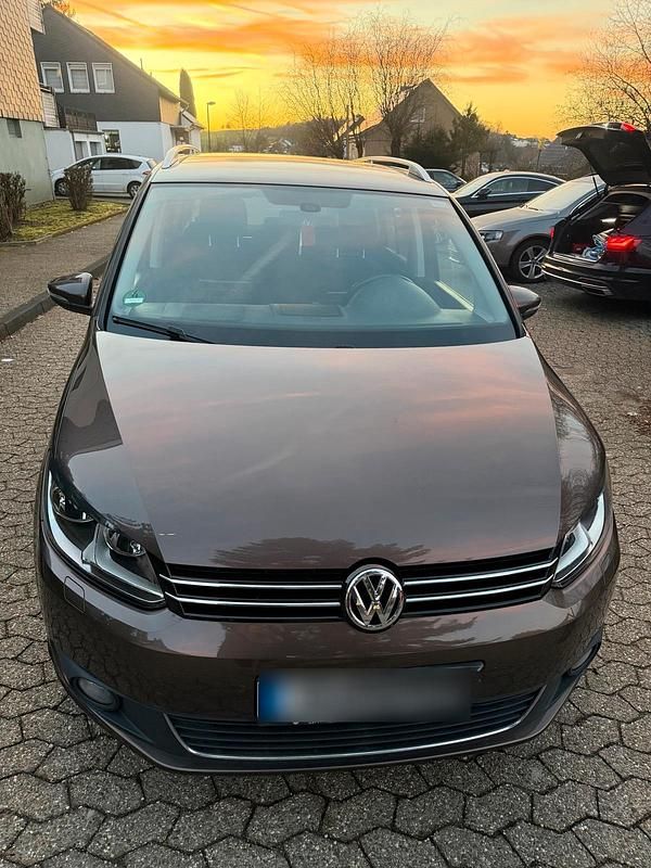 Gebraucht VW Touran Cup 105 PS (77 kW) 2014 Braun Van / Kleinbus