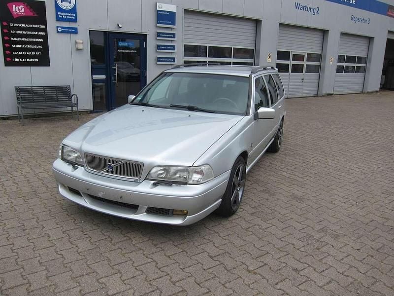 Grau Gebraucht 1999 Volvo V70 Kombi | 8.600 € (Fairer Preis) - Bild 1/4