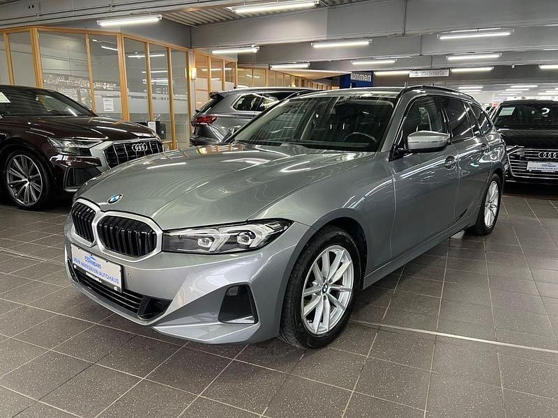 Gebraucht BMW 320 190 PS (139 kW) 2023 Skyscraper grau Kombi