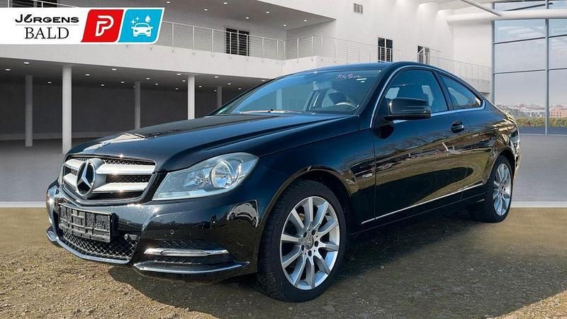 Gebraucht Mercedes C180 156 PS (114 kW) 2011 Obsidianschwarz Coupé