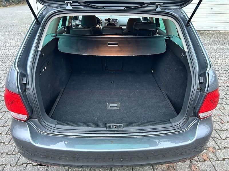 Gebraucht VW Golf VII Comfortline 105 PS (77 kW) 2012 Grau Kombi