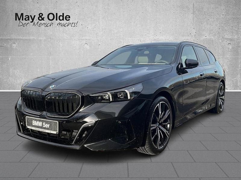 Gebraucht BMW 540 Performance 303 PS (222 kW) 2025 Schwarz Kombi