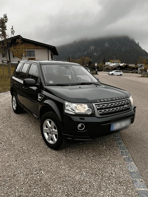 Grün Gebraucht 2013 Land Rover Freelander 2 S SUV | 9.900 € (Teuer) - Bild 1/4