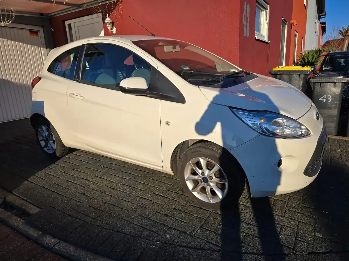 Gebraucht Ford Ka 69 PS (50 kW) 2012 Weiß Kleinwagen