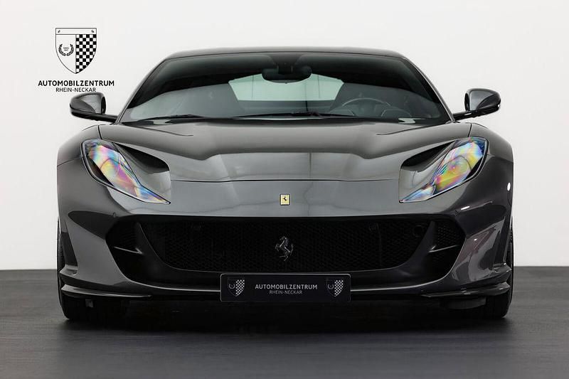 Gebraucht Ferrari 812 799 PS (587 kW) 2019 Grau Coupé
