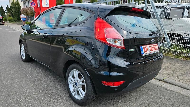 Gebraucht Ford Fiesta Celebration 101 PS (74 kW) 2017 Schwarz Kleinwagen