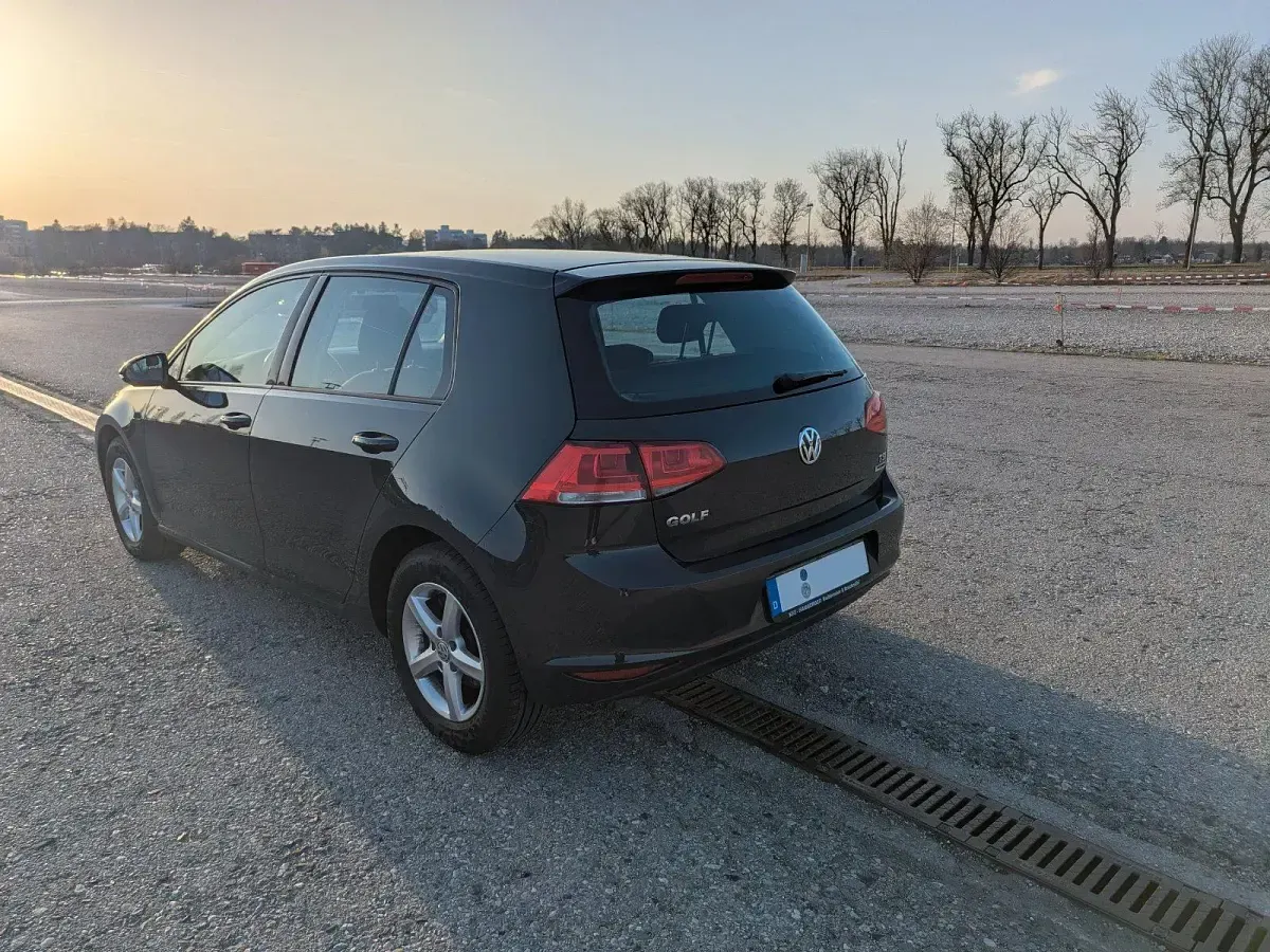 Gebraucht VW Golf VII Trendline 86 PS (63 kW) 2015 Grau Limousine