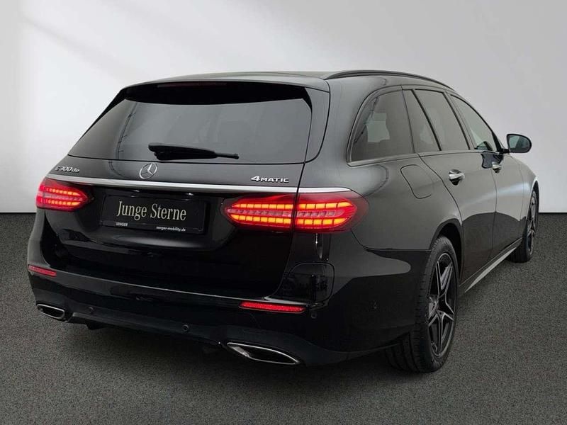 Gebraucht Mercedes E300 AMG 306 PS (225 kW) 2023 Lack obsidianschwarz Kombi