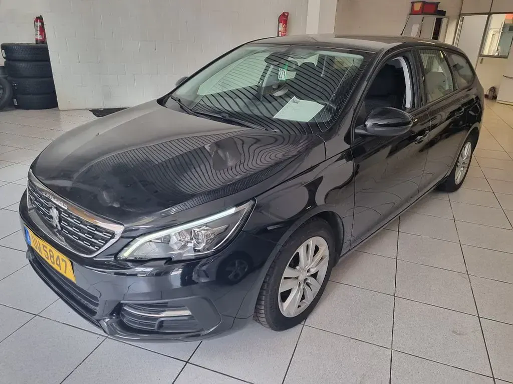 Gebraucht Peugeot 308 SW Style 131 PS (96 kW) 2019 Schwarz Kombi