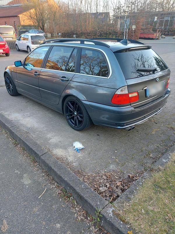 Gebraucht BMW 325 192 PS (141 kW) 2002 Grau Kombi