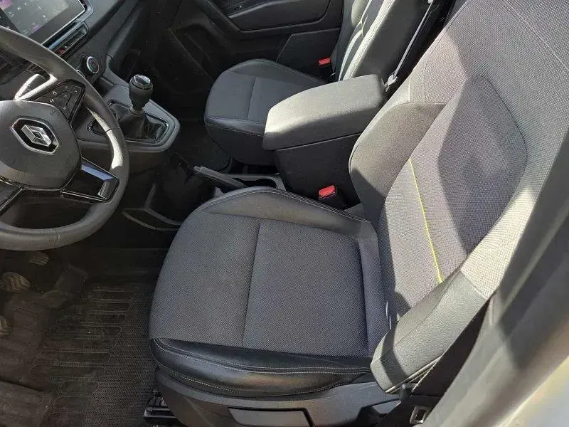 Usata Renault Kangoo 95 CV (69 kW) 2023 Bianco Monovolume
