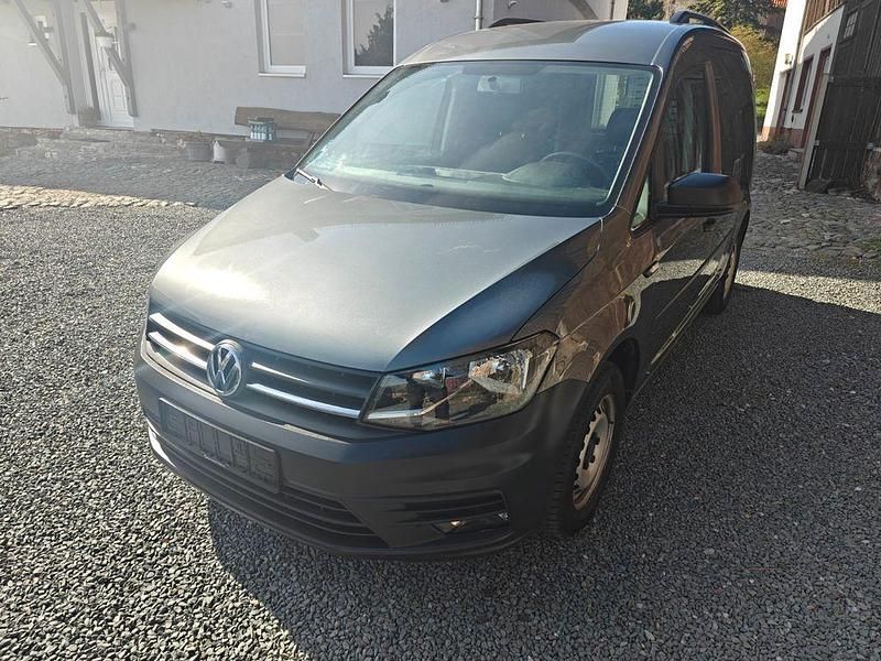 Usata VW Caddy 102 CV (75 kW) 2019 Grigio Monovolume