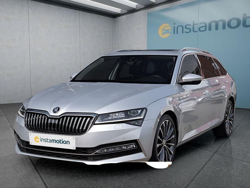 Silber Gebraucht 2019 Skoda Superb Kombi | 27.699 € (Etwas zu teuer) - Bild 1/4