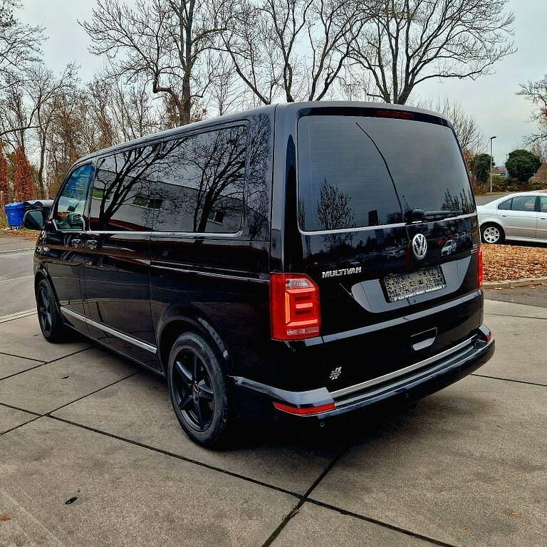 Gebraucht VW Multivan Highline 204 PS (150 kW) 2016 Schwarz Van / Kleinbus