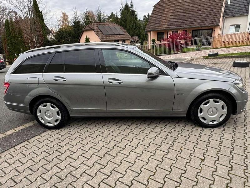 Gebraucht Mercedes C180 156 PS (114 kW) 2010 Palladiumsilber Kombi