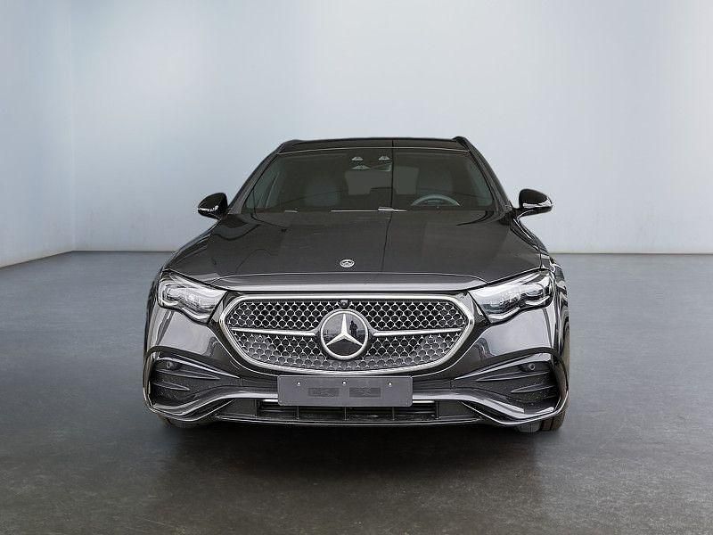 Gebraucht Mercedes E300 197 PS (144 kW) 2026 Grau Kombi