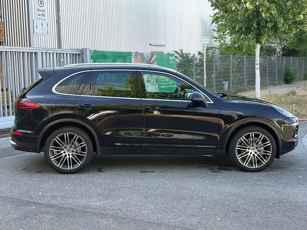 Gebraucht Porsche Cayenne 385 PS (283 kW) 2015 Tiefschwarz SUV