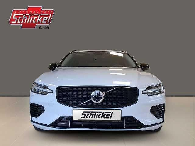 Gebraucht Volvo V60 Plus 398 PS (292 kW) 2025 Crystal white pearl Kombi