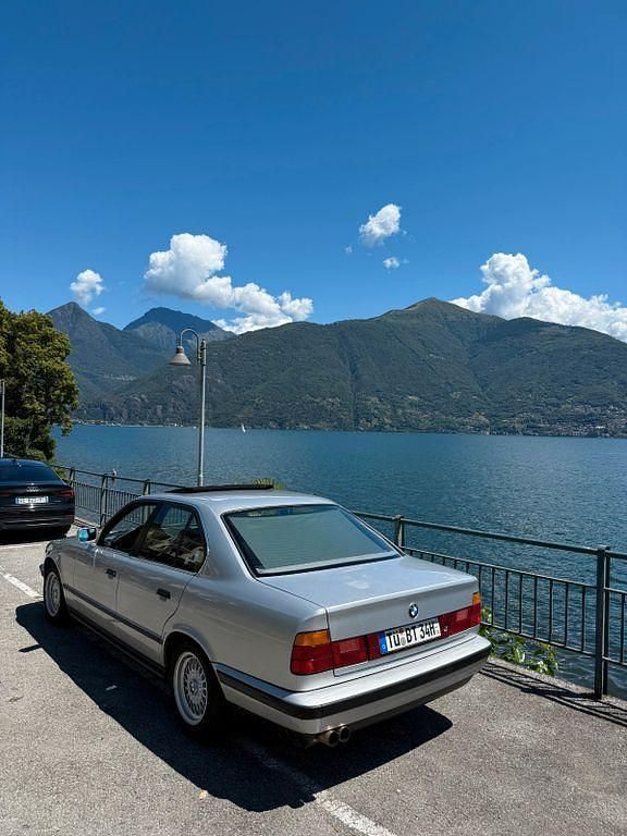 Gebraucht BMW 520 129 PS (94 kW) 1990 Silber Limousine