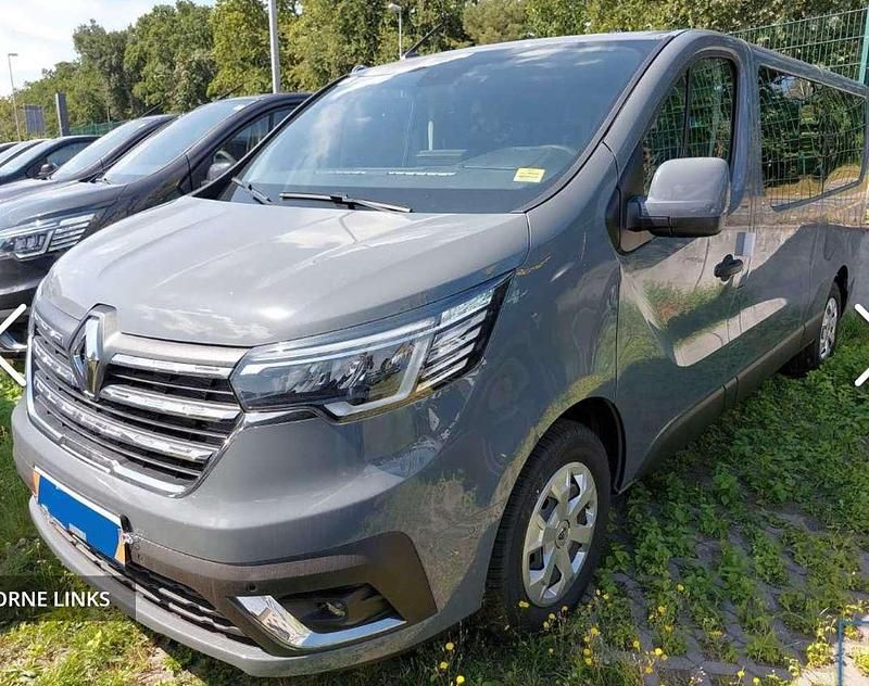 Schiefergrau Gebraucht 2024 Renault Trafic Life Van | 40.597 € (Teuer) - Bild 1/4