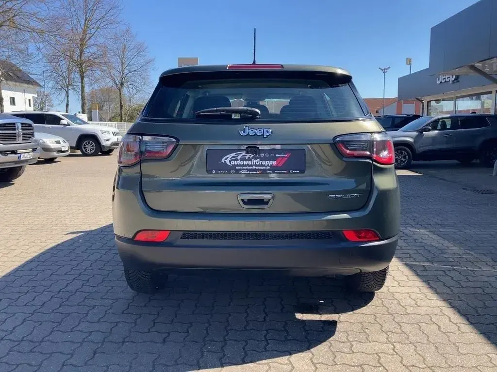 Gebraucht Jeep Compass 140 PS (102 kW) 2019 Grün SUV