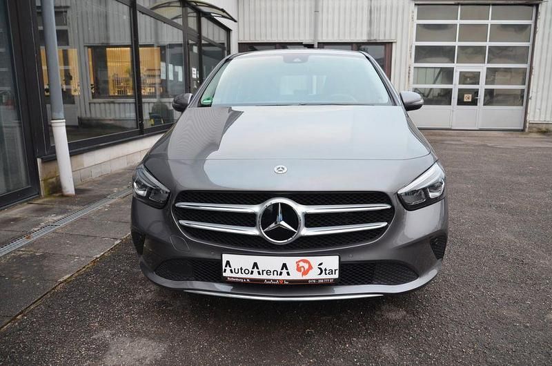 Gebraucht Mercedes B220 190 PS (139 kW) 2021 Mountaingrau Van / Kleinbus