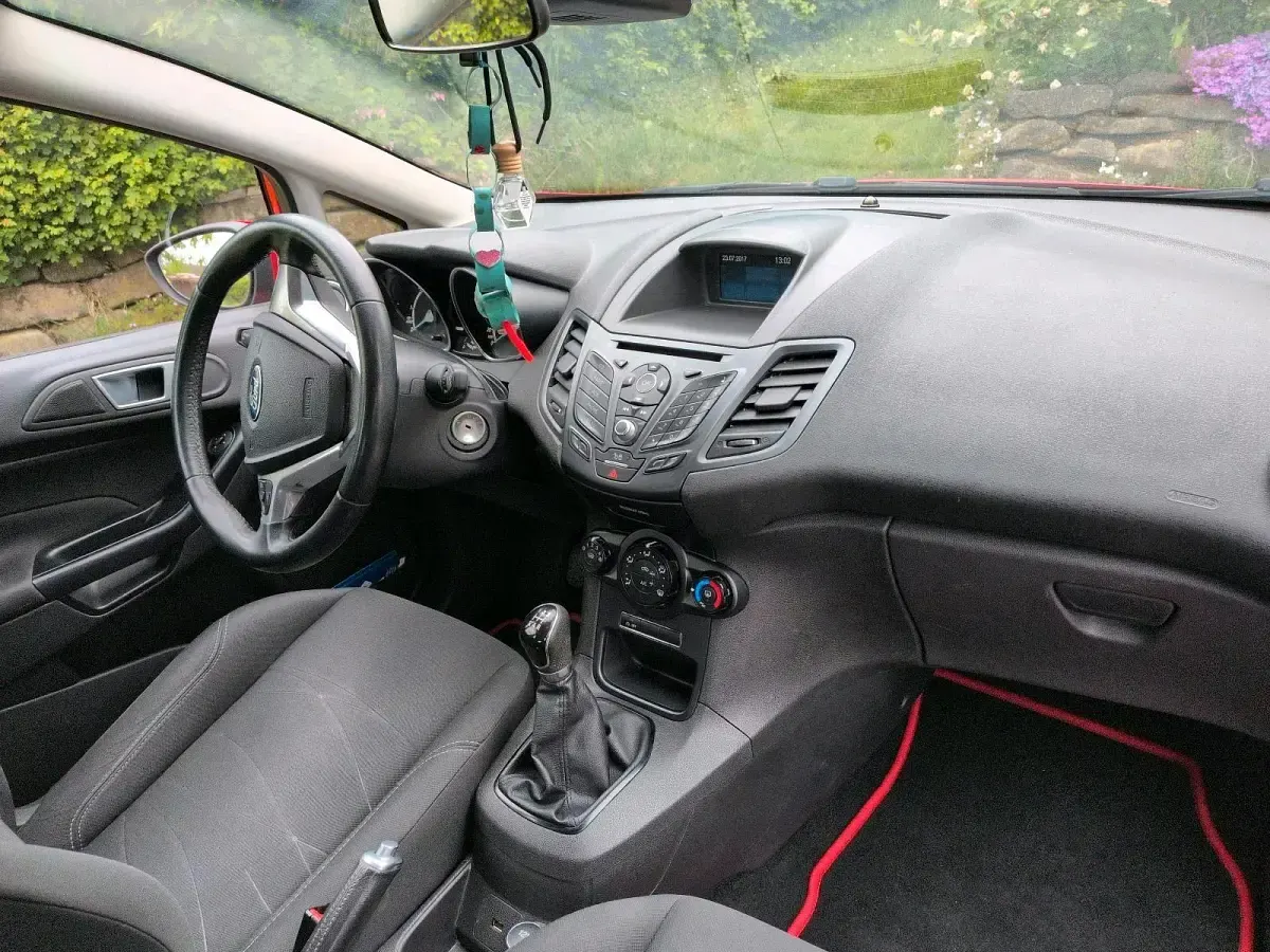 Gebraucht Ford Fiesta 96 PS (70 kW) 2017 Rot Kleinwagen