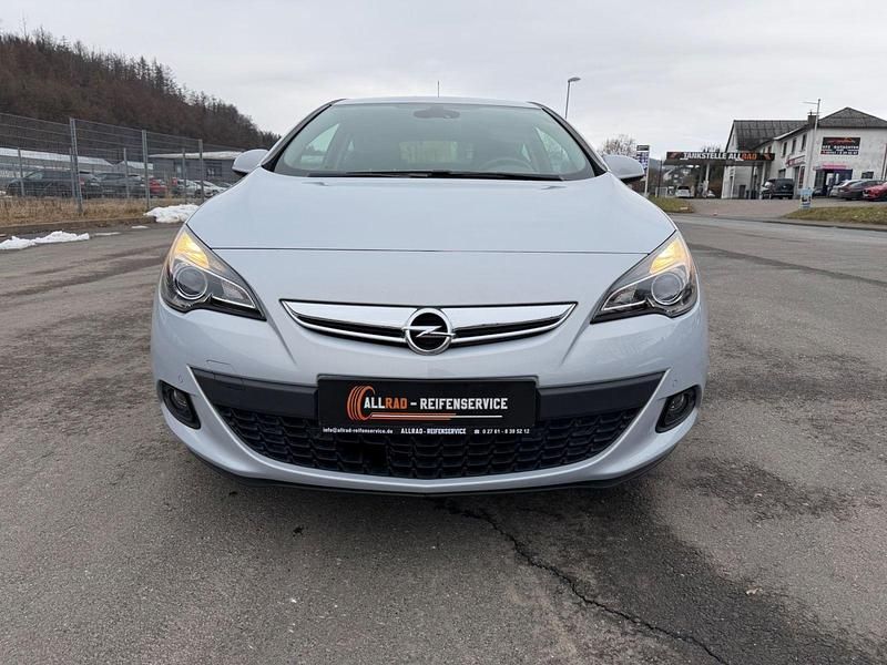 Gebraucht Opel Astra GTC Edition 140 PS (102 kW) 2012 Coupé