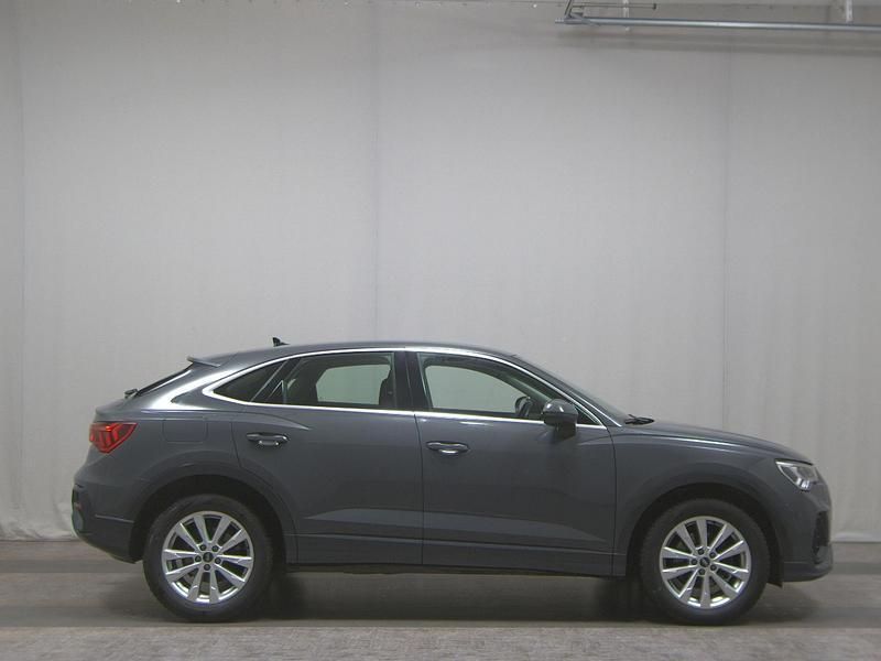 Nanograu metallic Gebraucht 2021 Audi Q3 Sportback Basis SUV | 26.980 € (Superpreis) - Bild 1/4