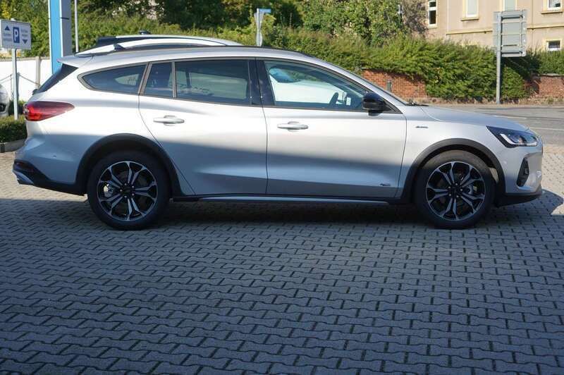 Gebraucht Ford Focus Active X 155 PS (114 kW) 2024 Moondustsilber metallic Kombi
