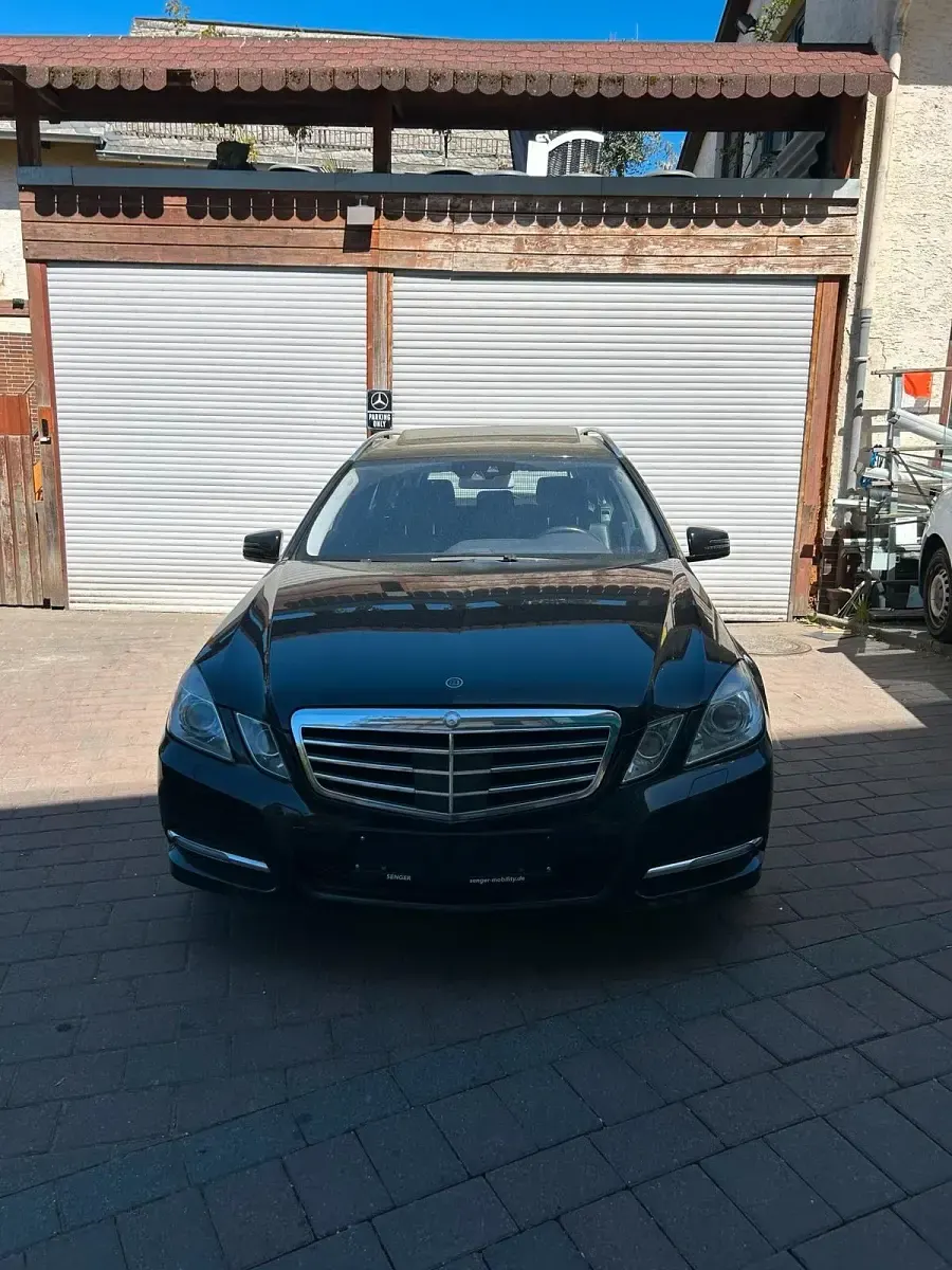 Gebraucht Mercedes E500 388 PS (285 kW) 2010 Schwarz Kombi