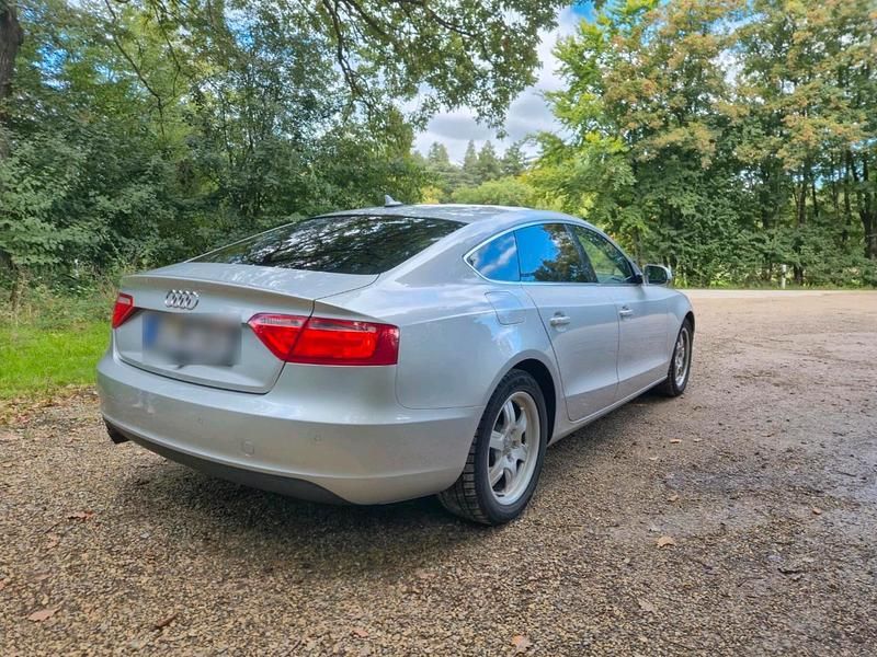 Silber Gebraucht 2010 Audi A5 Sportback Kleinwagen | 7.490 € (Guter Preis) - Bild 1/4